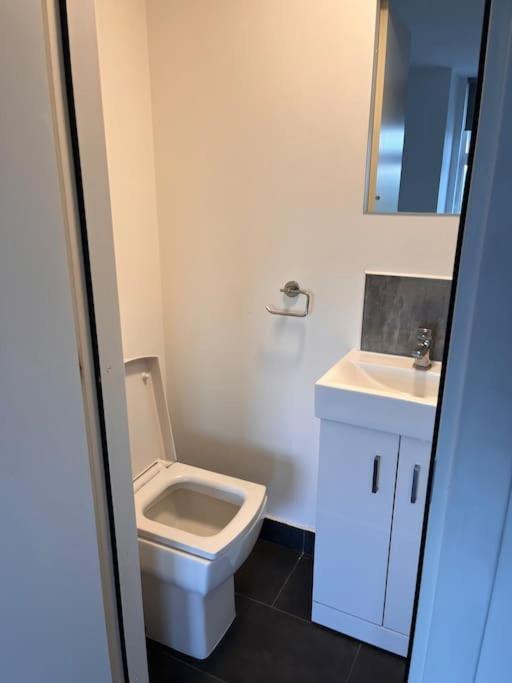 The Serviced Accommodations Harlow Exterior photo