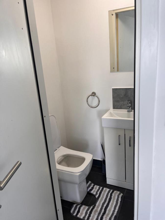 The Serviced Accommodations Harlow Exterior photo